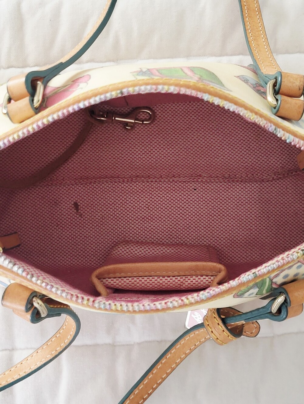 Dooney & Bourke Cream Barrel Crossbody with Multicolor Beach Print Rainbow Zip - Picture 3 of 16